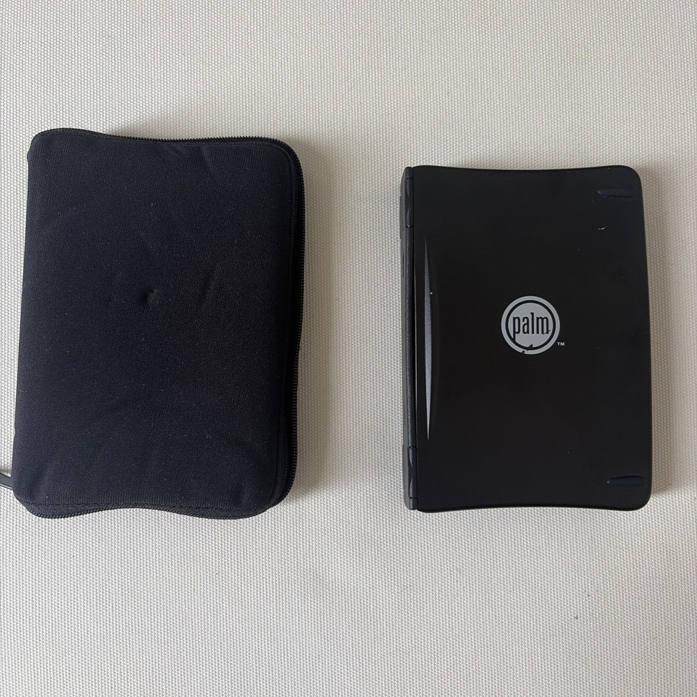 Palm P10802U Black Portable Keyboard w/ Zip Case-Compact Foldable English QWERTY